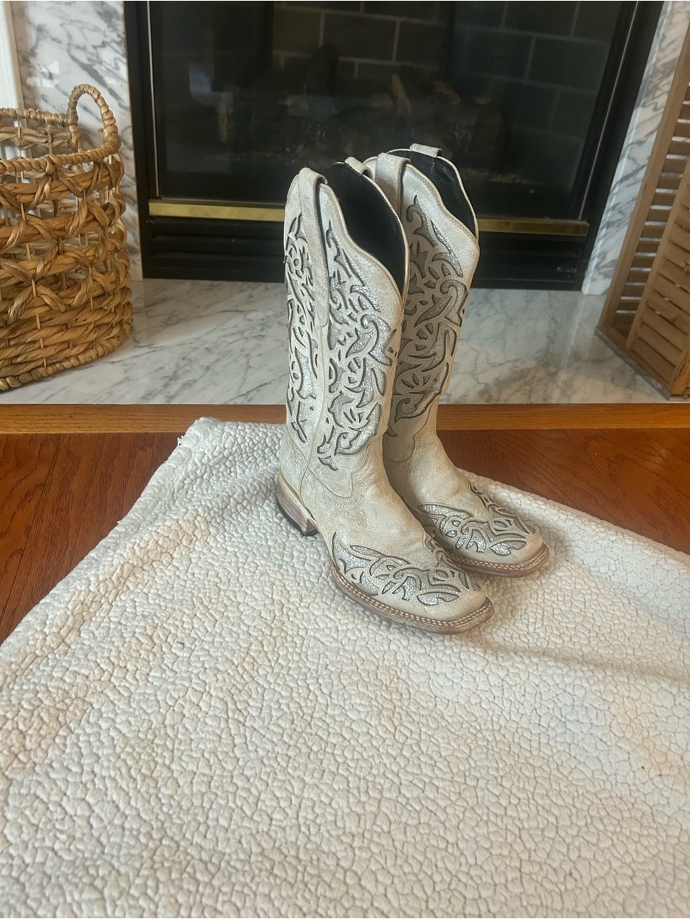 J.B. Dillon Women’s Western Cowboy Boots – Cream/Silver – Excellent Condition